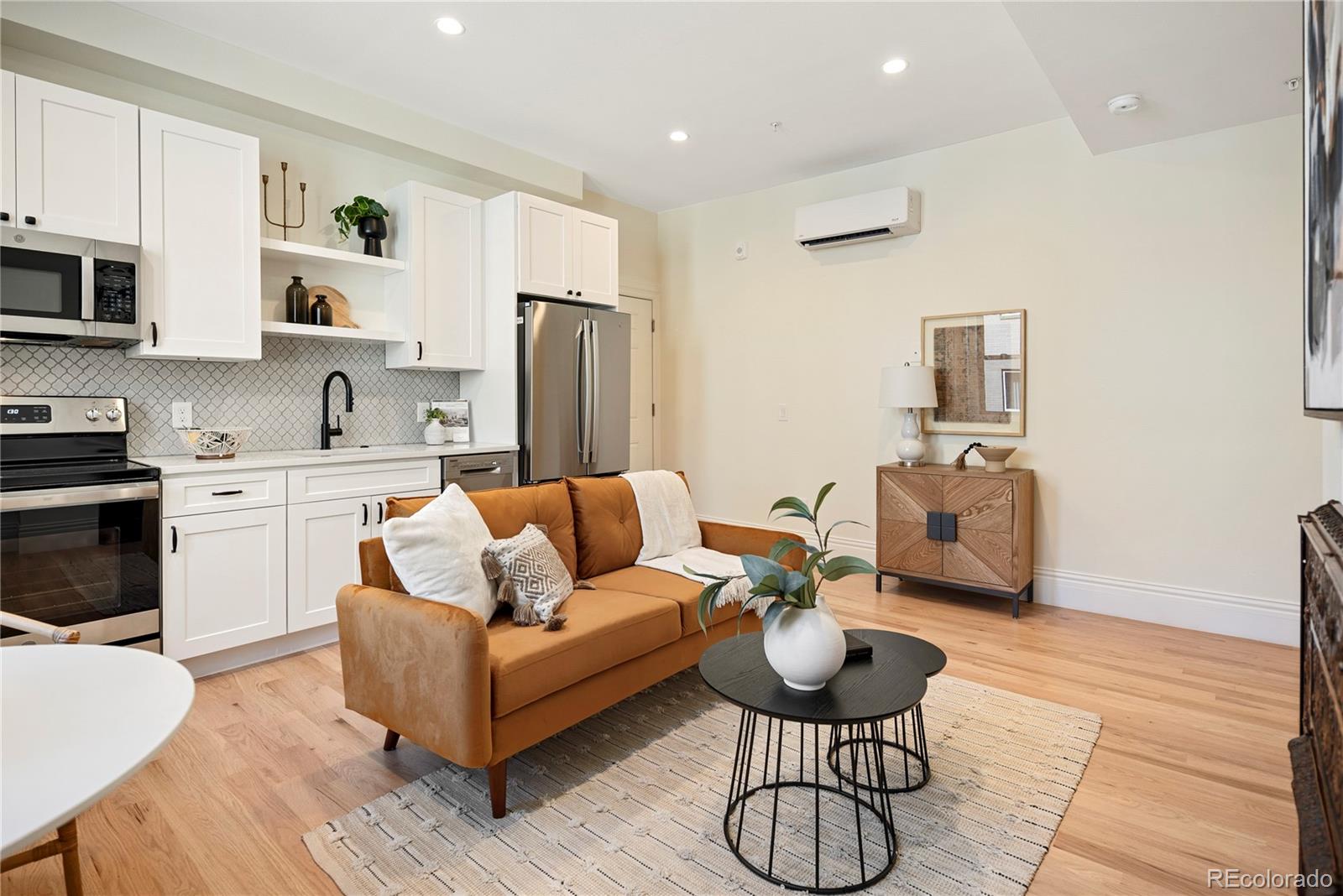 1763 N Williams Street Unit: 202
