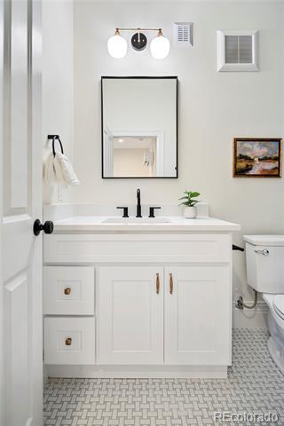 1763 N Williams Street Unit: 202