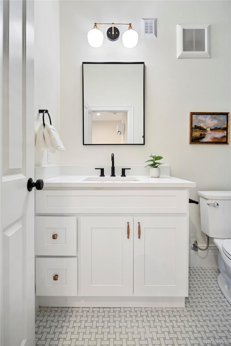 1763 N Williams Street Unit: 202