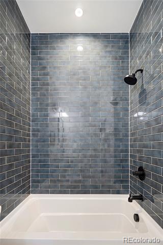 1763 N Williams Street Unit: 202