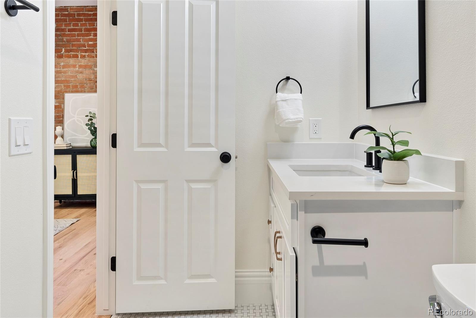 1763 N Williams Street Unit: 202