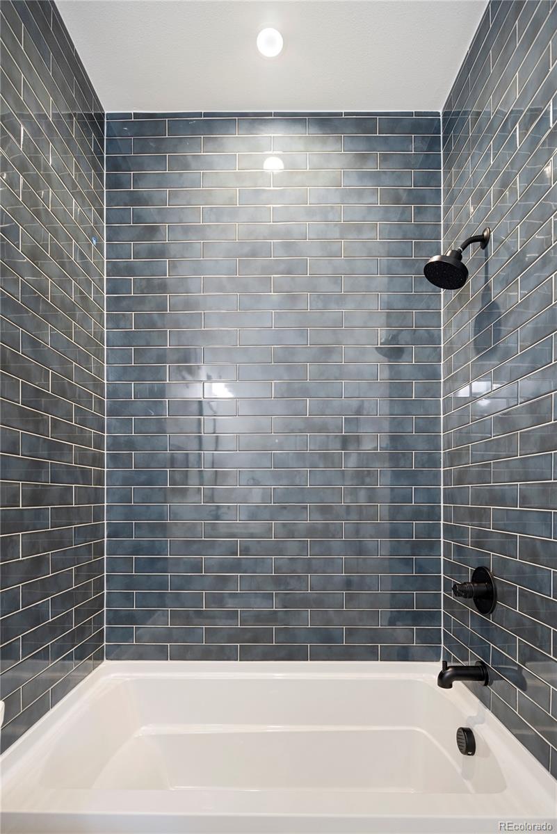 1763 N Williams Street Unit: 202
