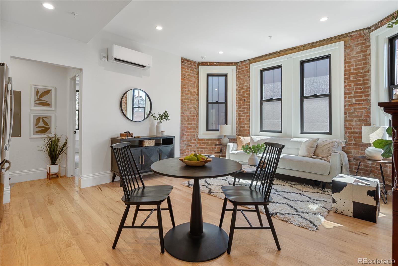 1763 N Williams Street Unit: 201
