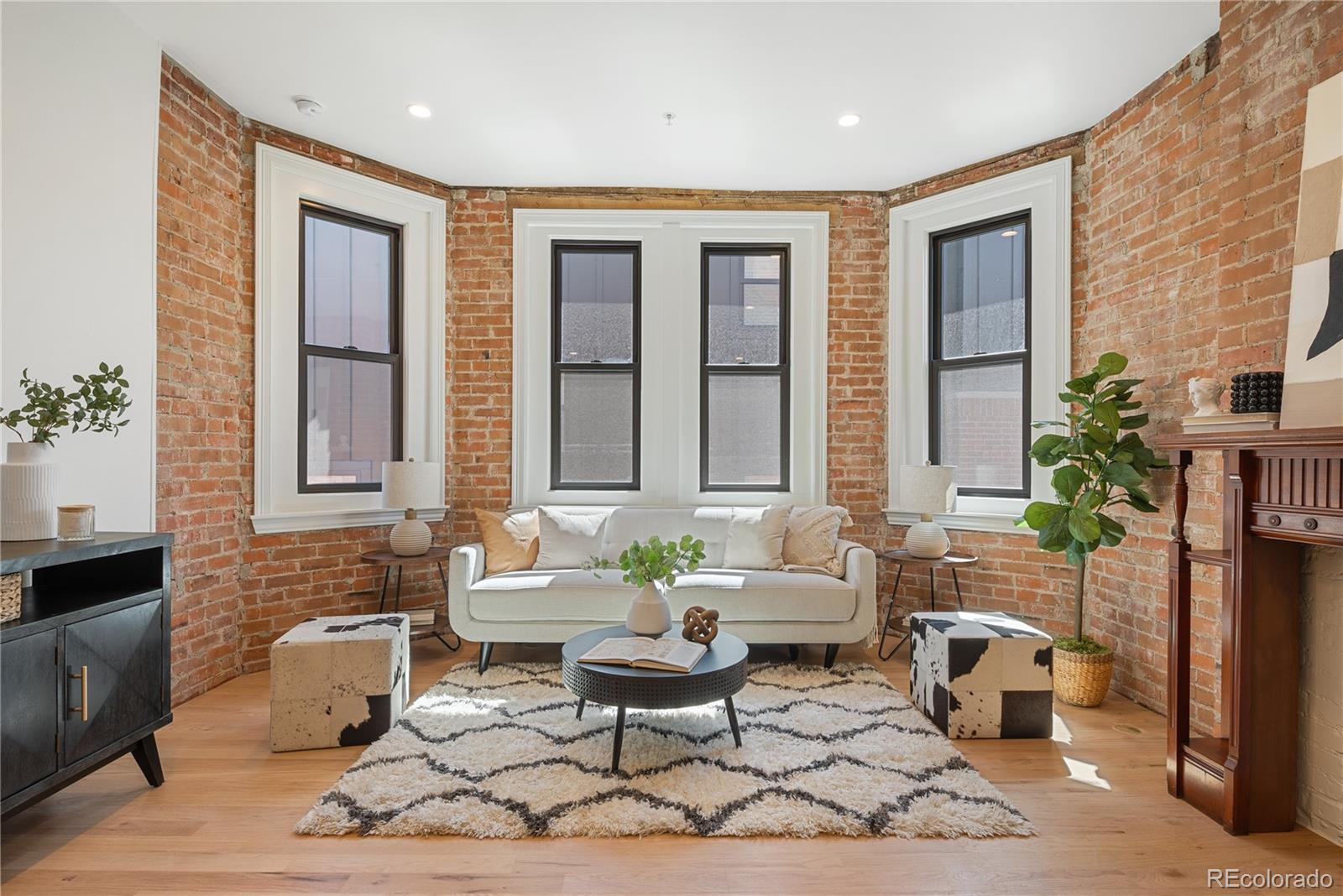 1763 N Williams Street Unit: 201