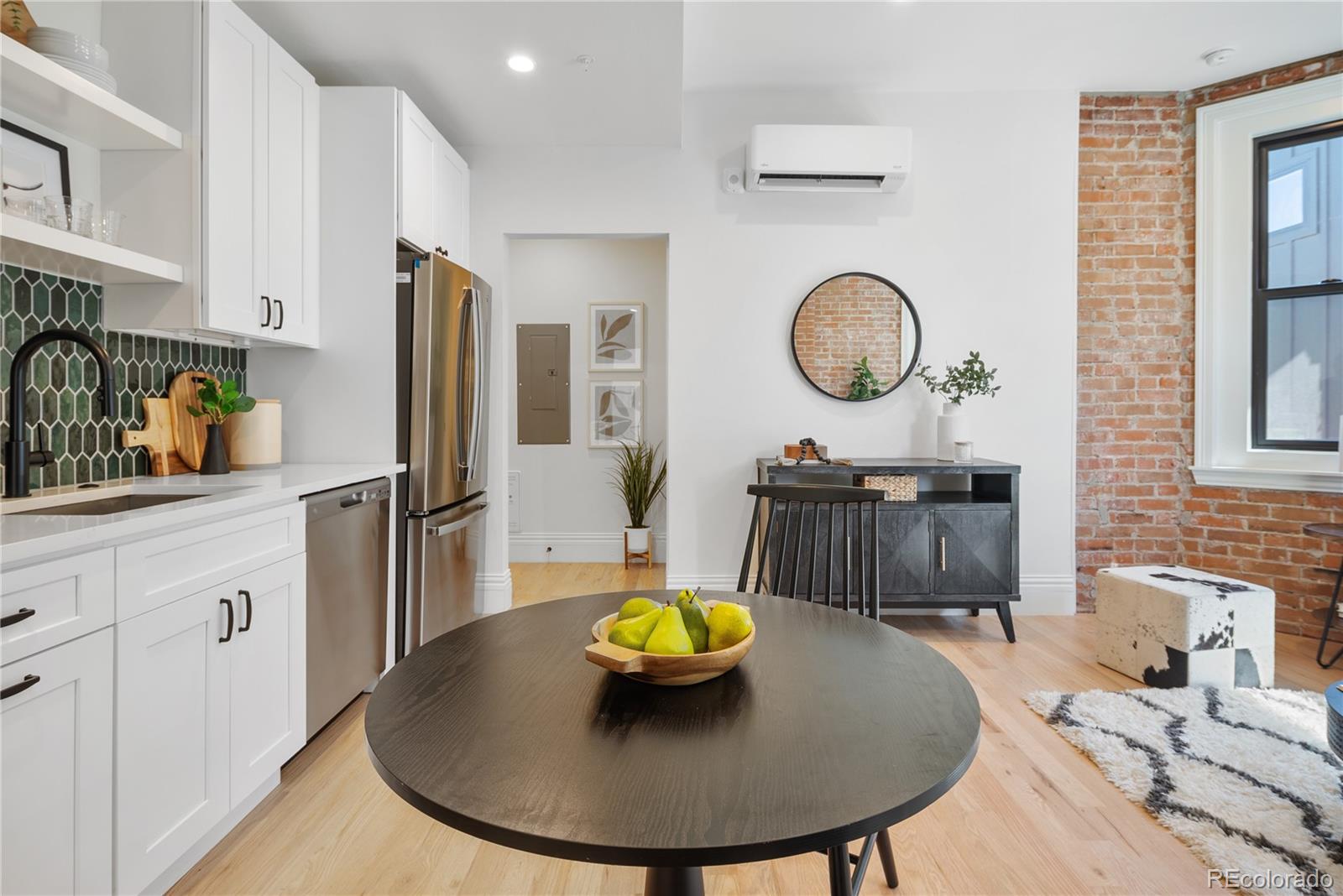 1763 N Williams Street Unit: 201