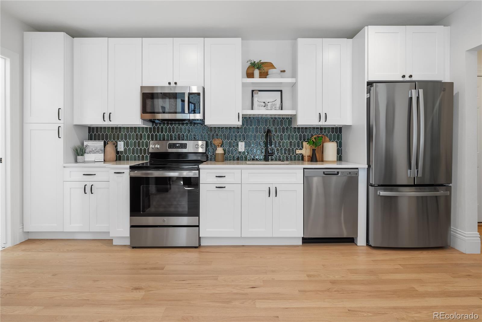 1763 N Williams Street Unit: 201