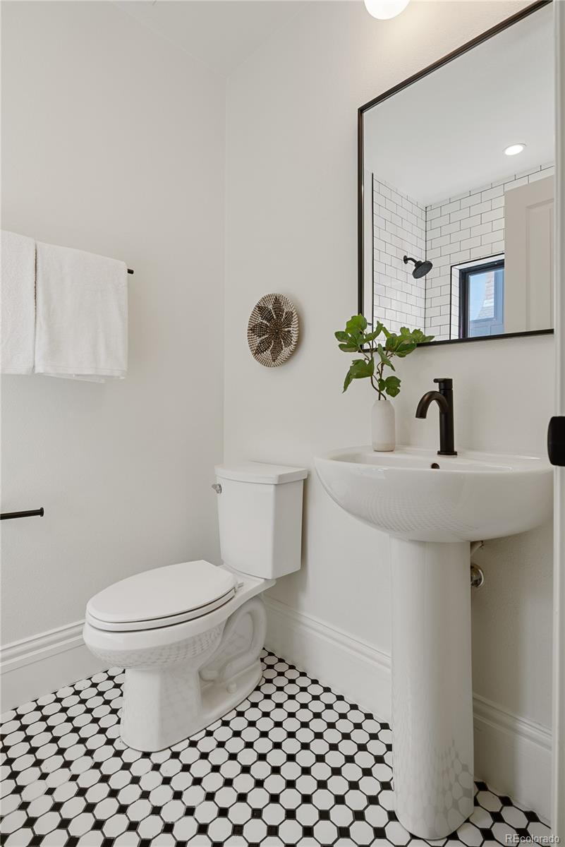 1763 N Williams Street Unit: 201