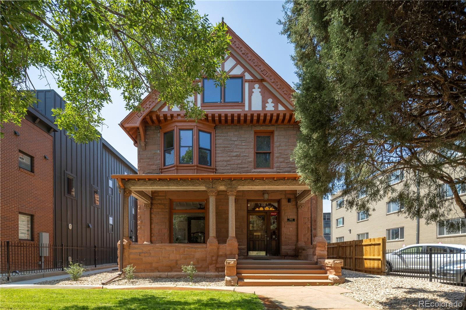 1763 N Williams Street Unit: 201