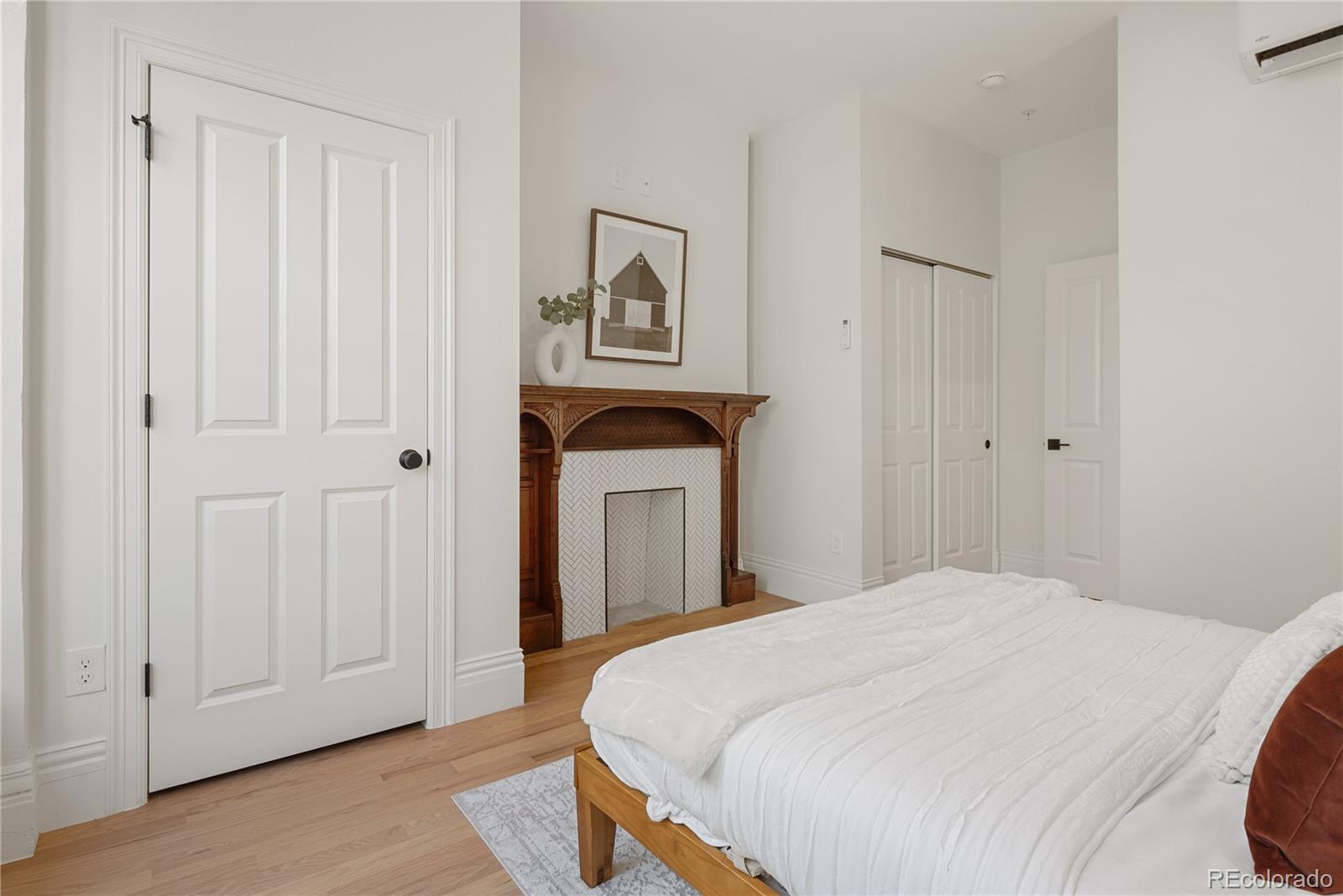 1763 N Williams Street Unit: 201