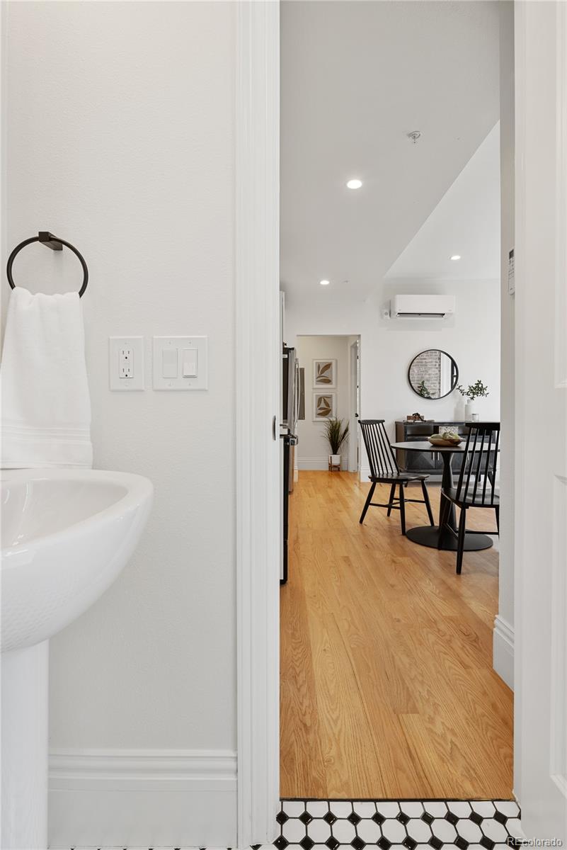 1763 N Williams Street Unit: 201