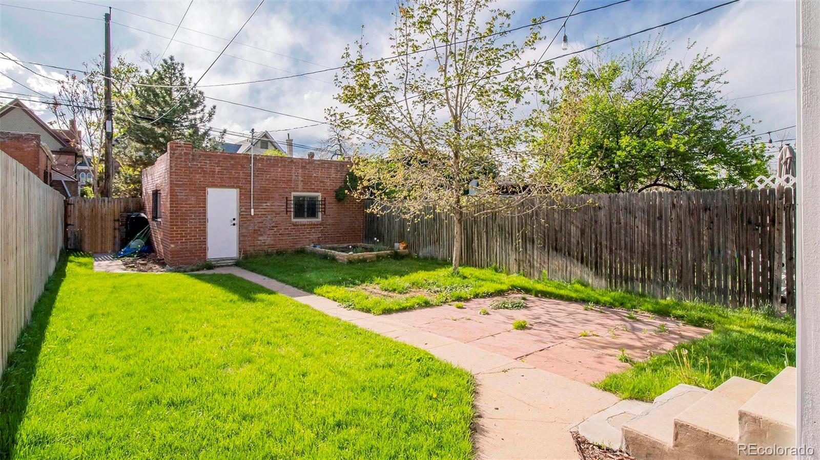 2507 N Race Street