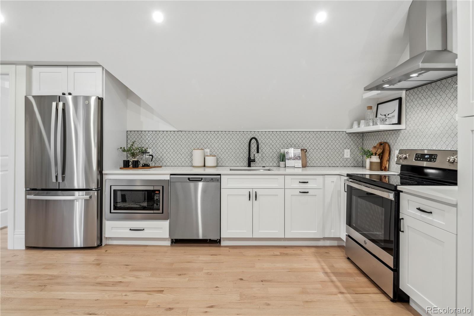 1763 N Williams Street Unit: 301