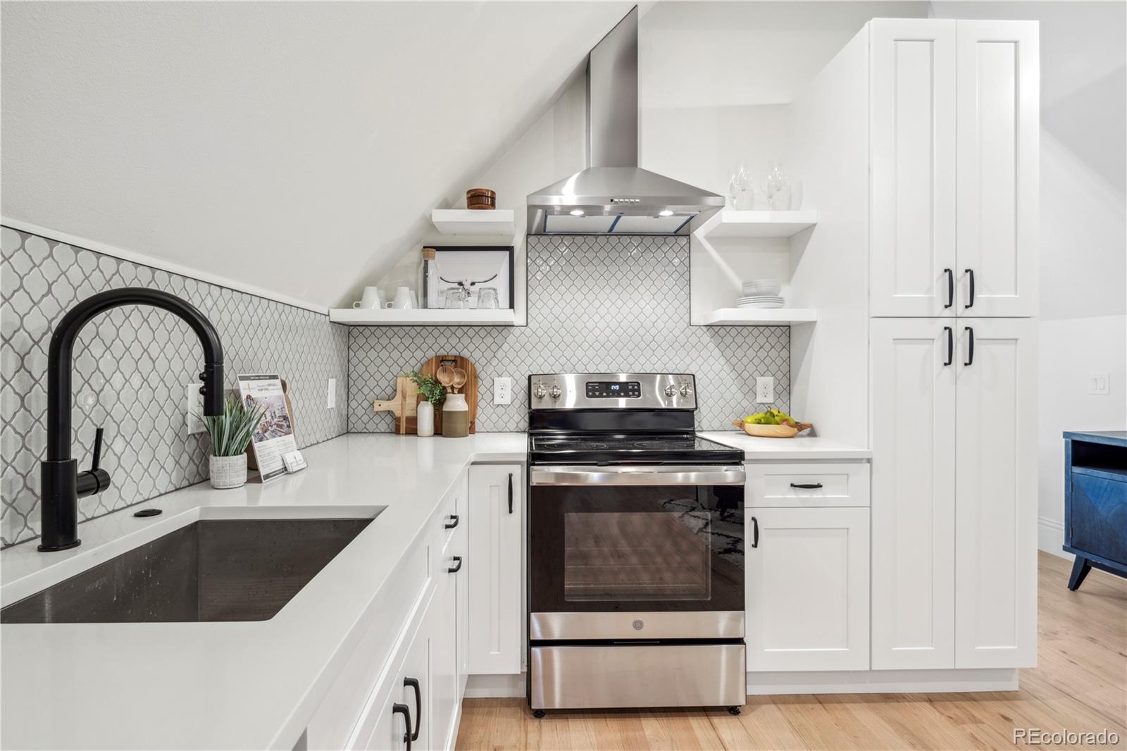 1763 N Williams Street Unit: 301