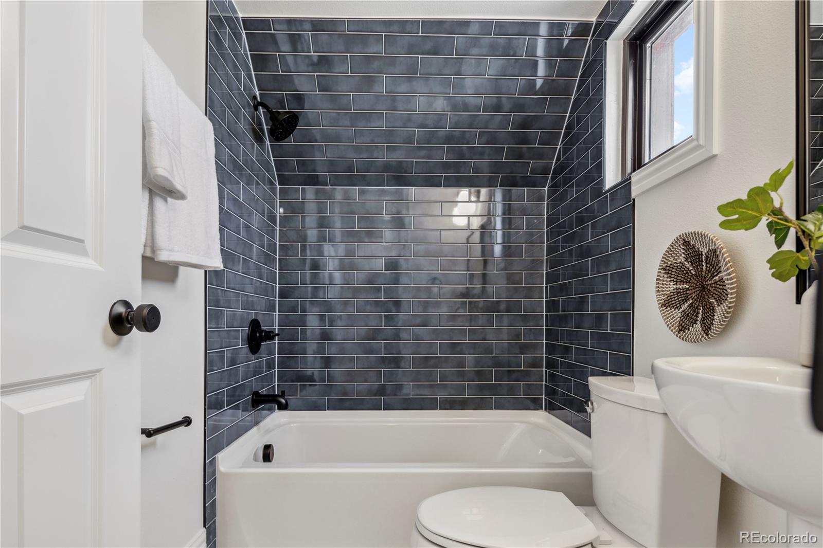 1763 N Williams Street Unit: 301
