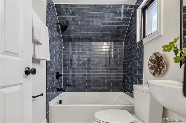 1763 N Williams Street Unit: 301