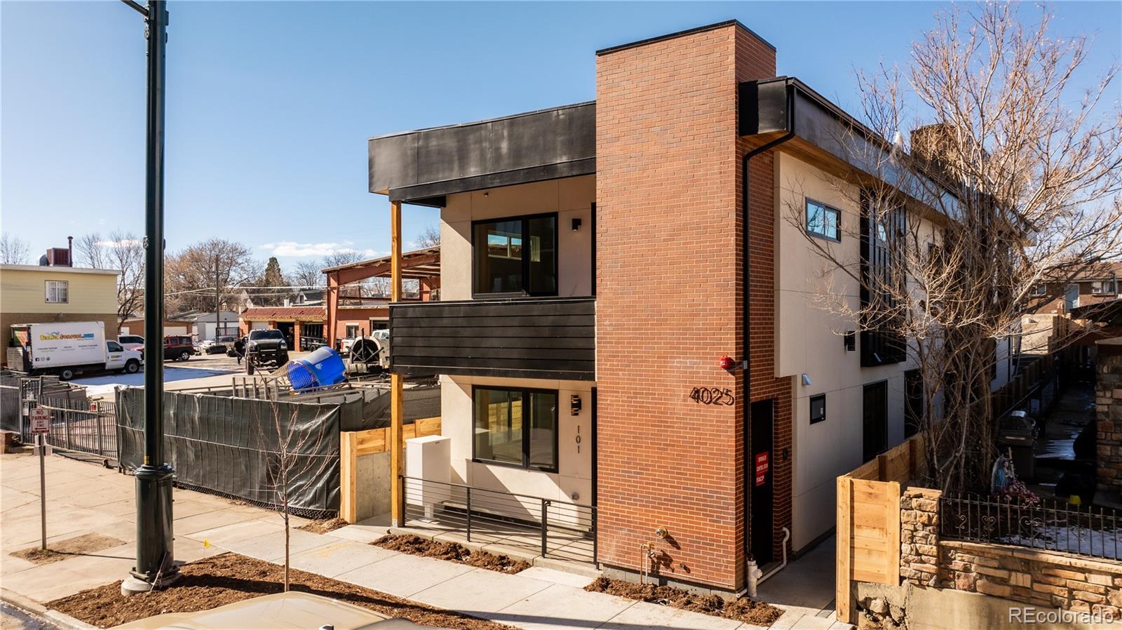 4025 N Jason Unit: 106