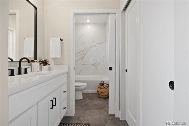 4025 N Jason Unit: 106