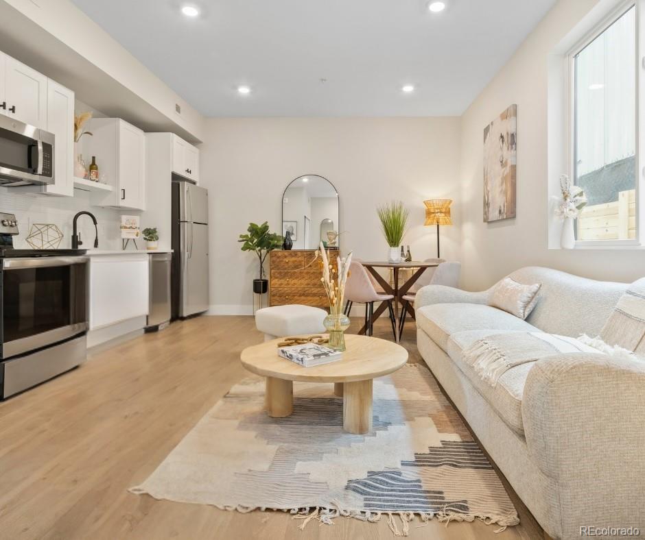 4025 N Jason Unit: 106