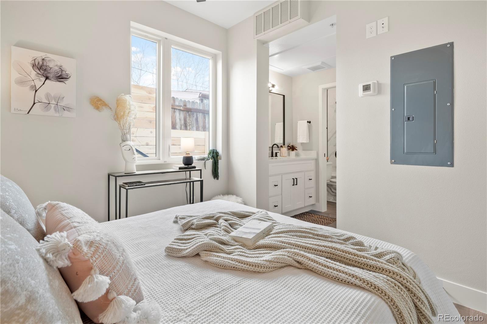 4025 N Jason Unit: 106