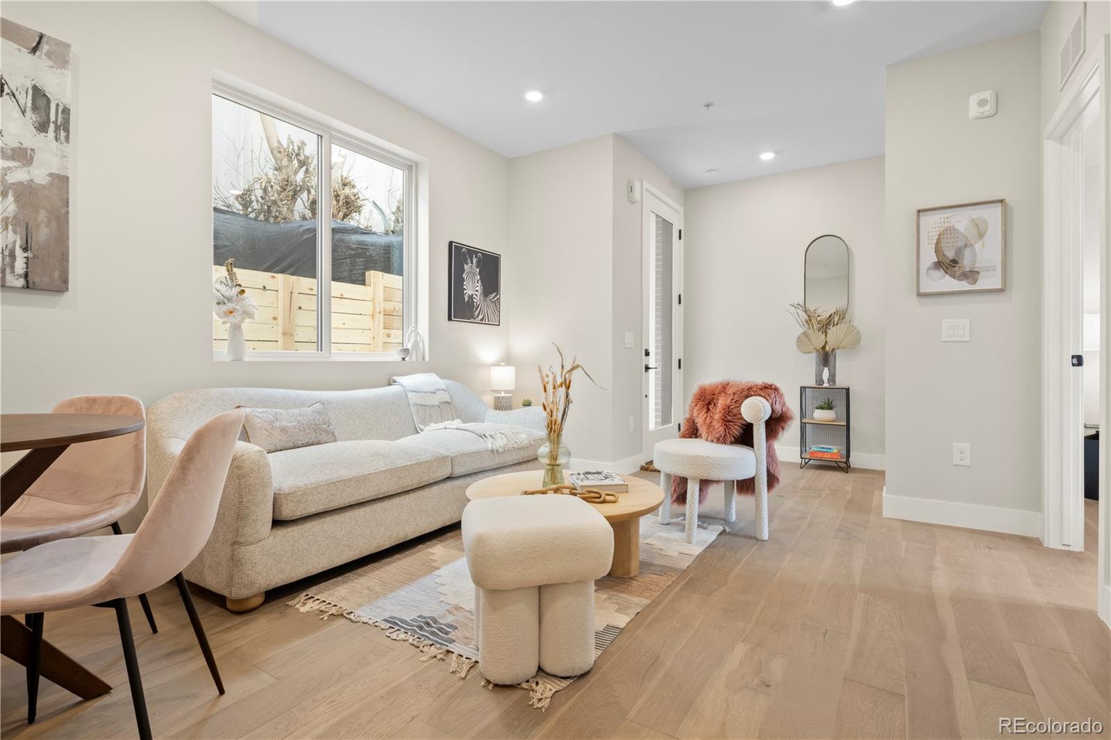 4025 N Jason Unit: 106