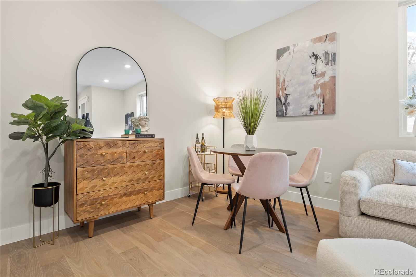 4025 N Jason Unit: 106