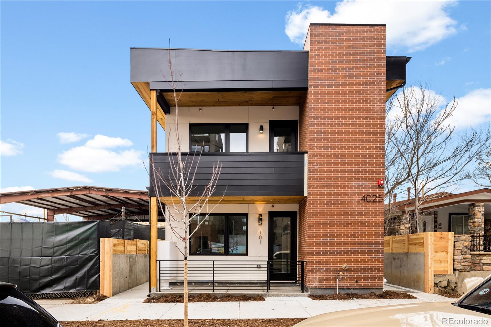4025 N Jason Unit: 106