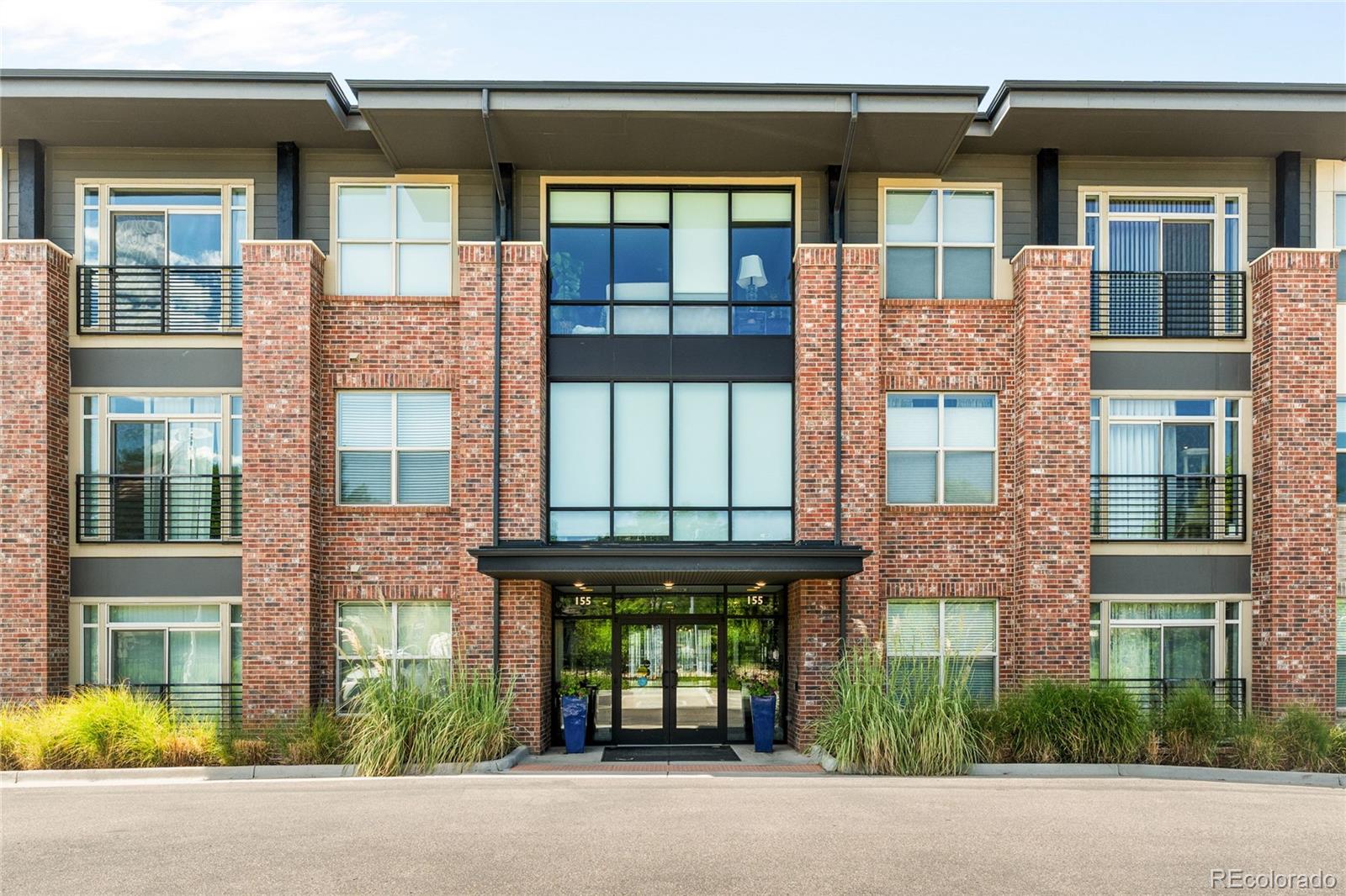 155 S Monaco Street Parkway Unit: 208