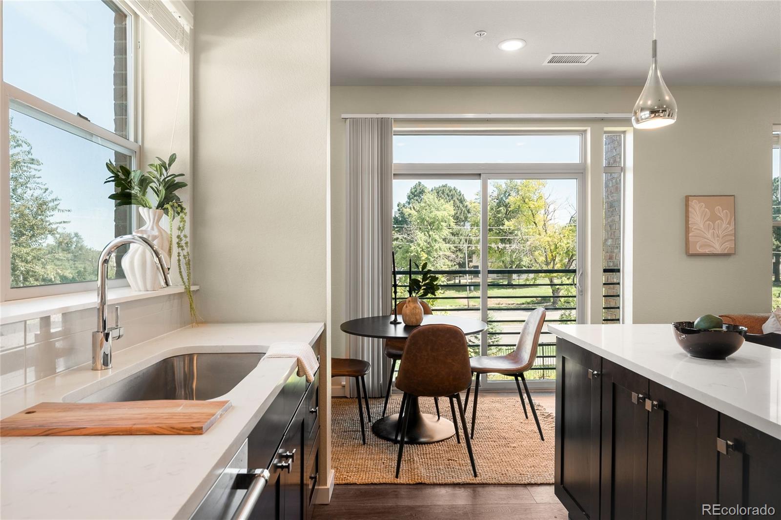 155 S Monaco Street Parkway Unit: 208