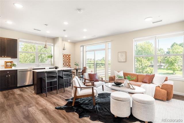 155 S Monaco Street Parkway Unit: 208