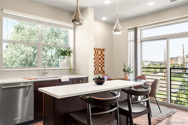 155 S Monaco Street Parkway Unit: 208
