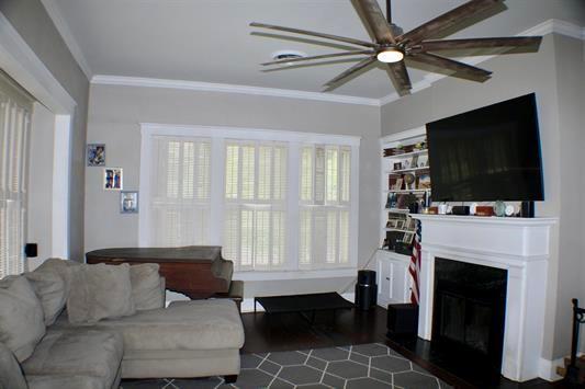233 N 7th Street
