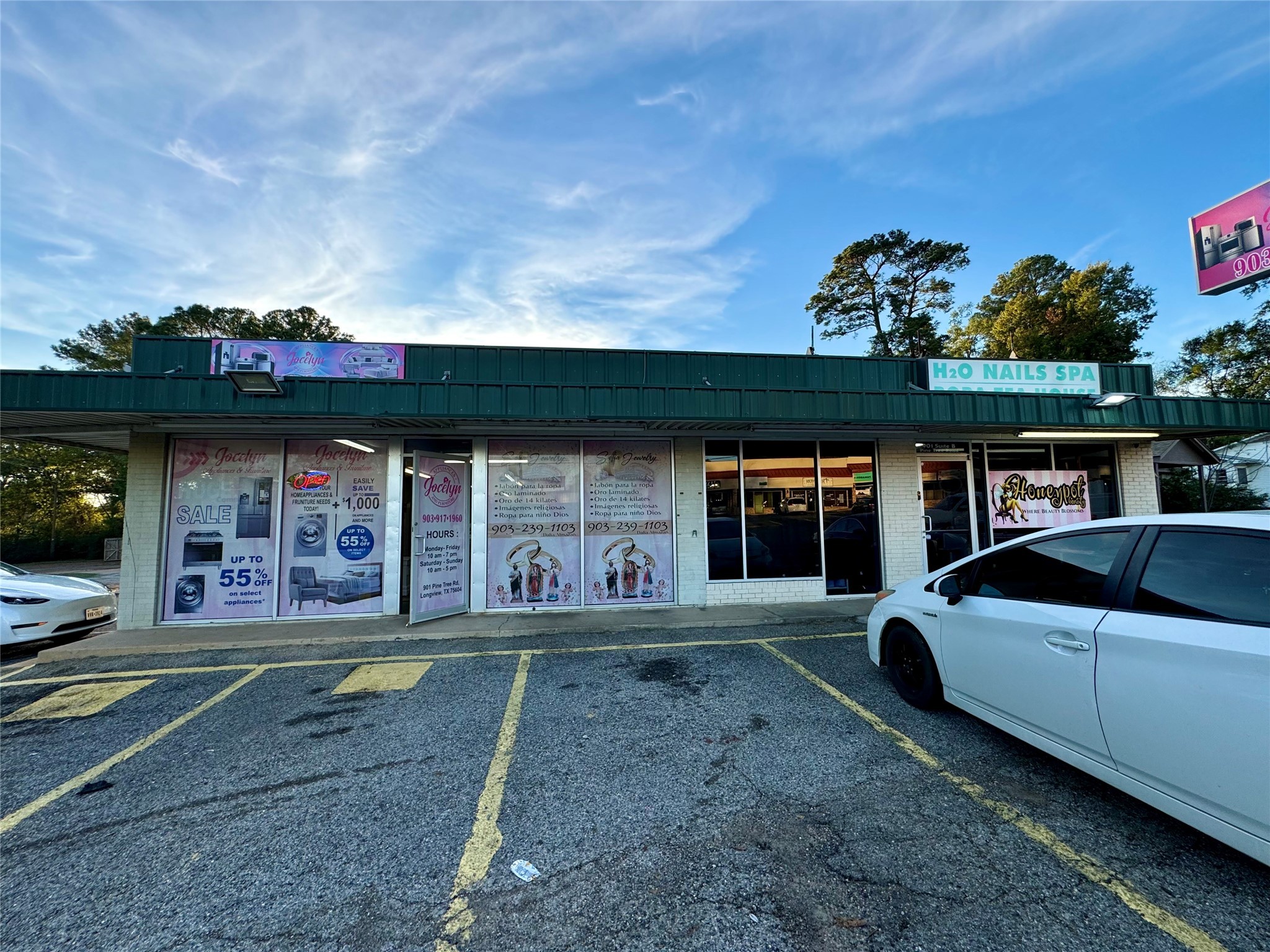 901 Pine Tree Road