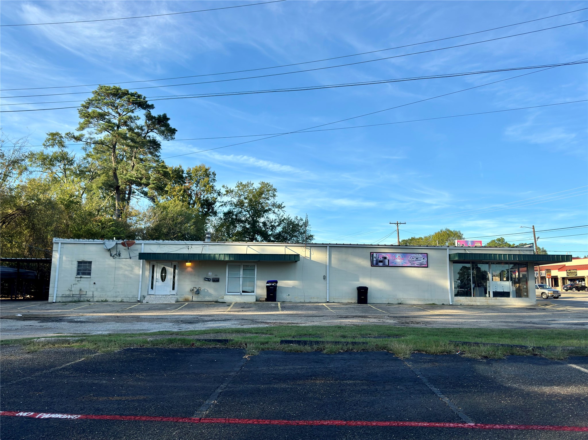 901 Pine Tree Road