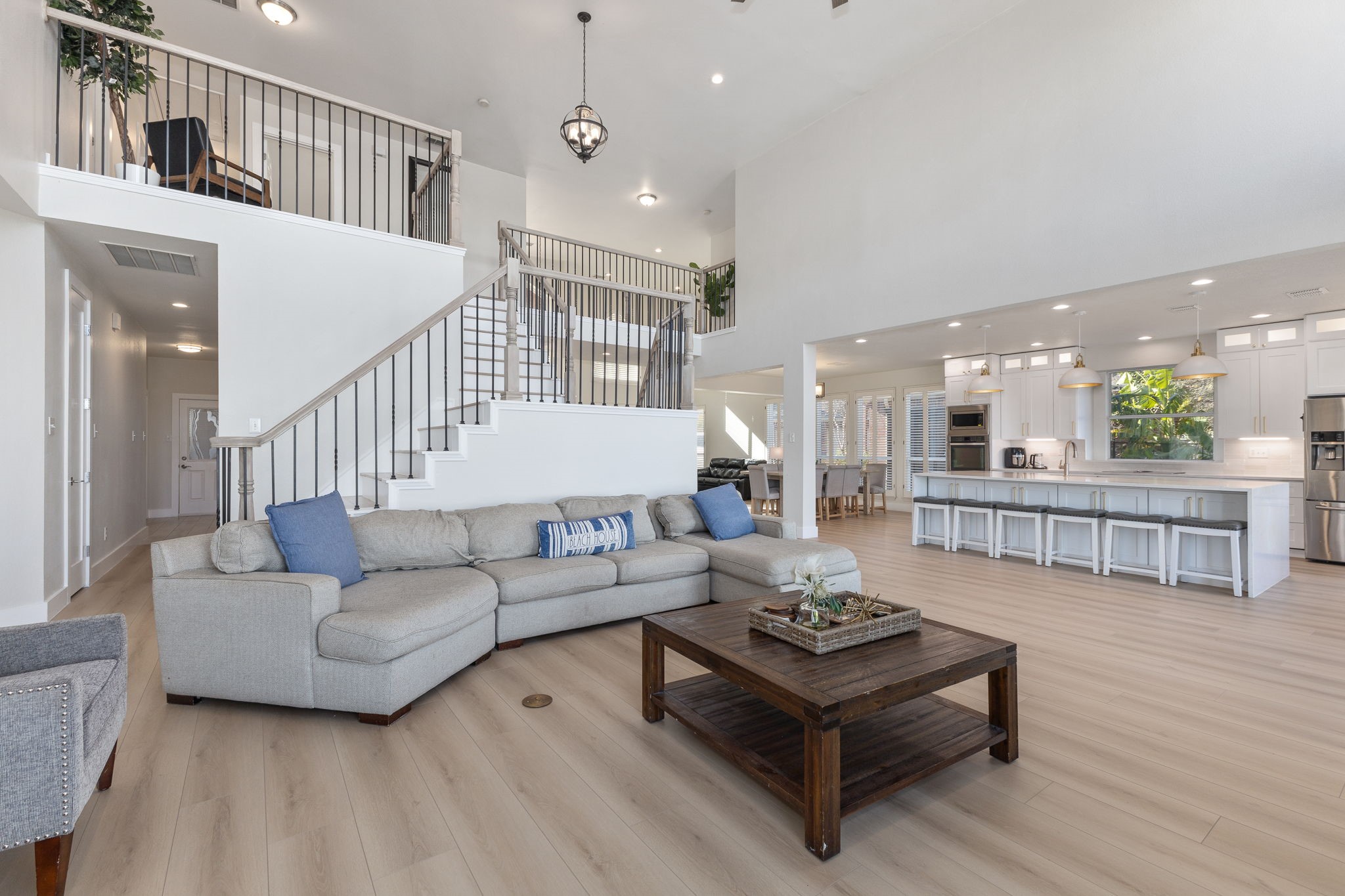 6218 Lincolnshire Lane