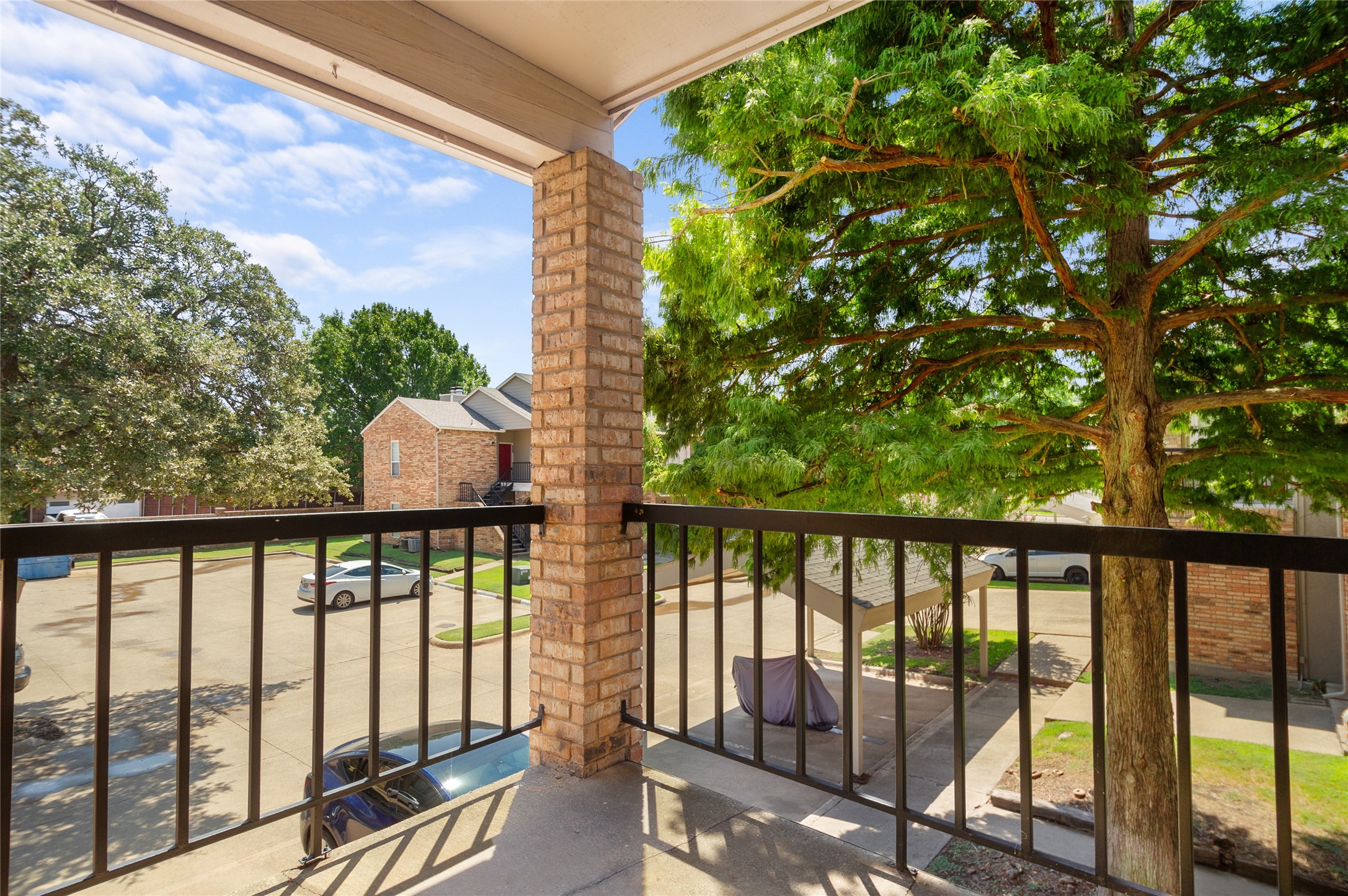 1700 Amelia Court 221