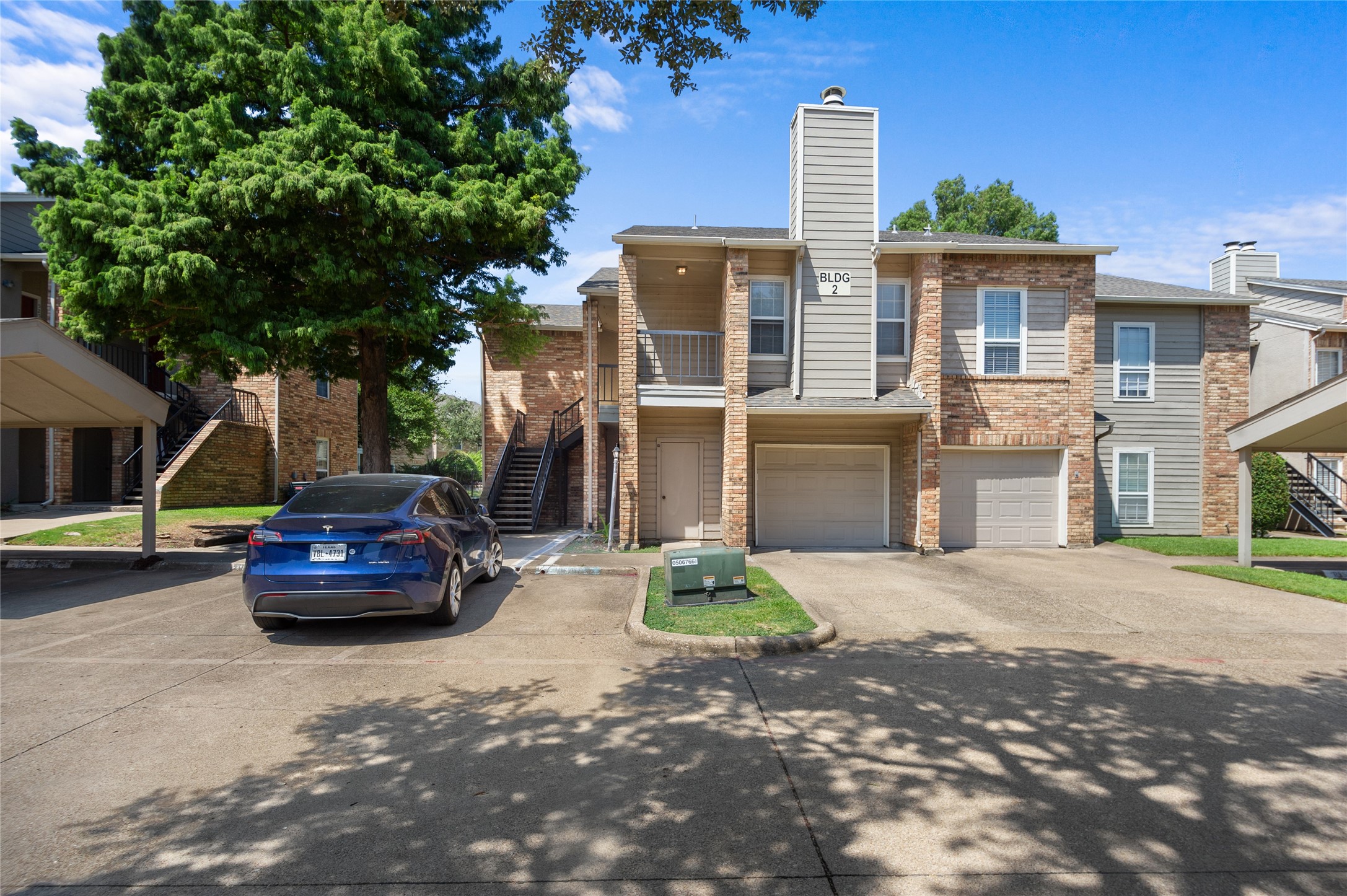 1700 Amelia Court 221