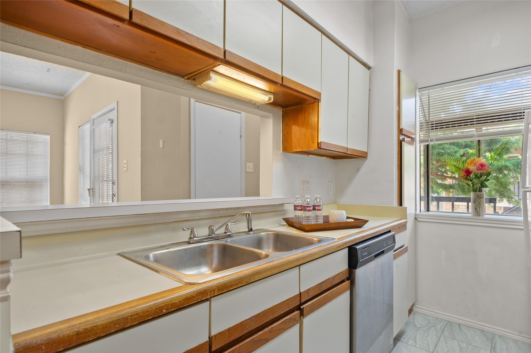 1700 Amelia Court 221