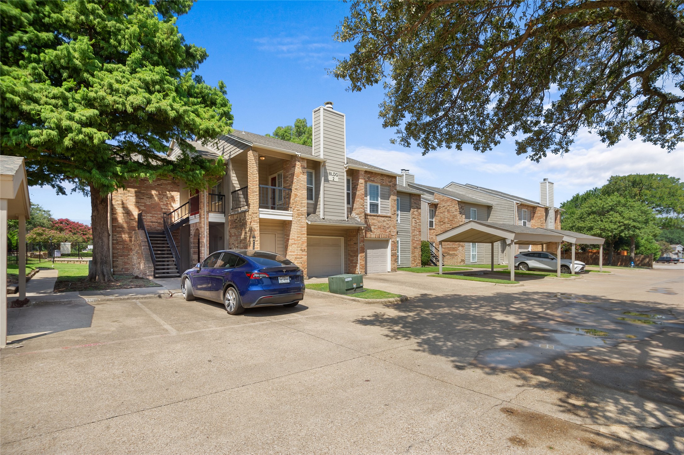1700 Amelia Court 221
