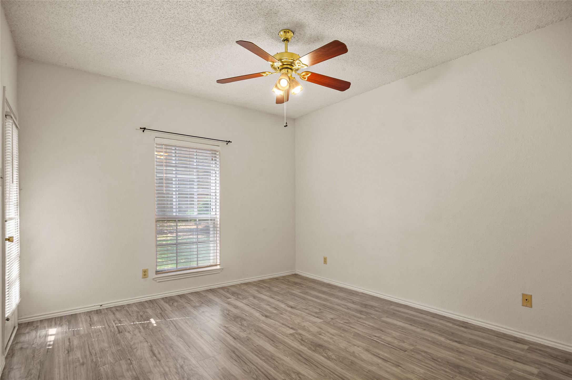 1700 Amelia Court 112