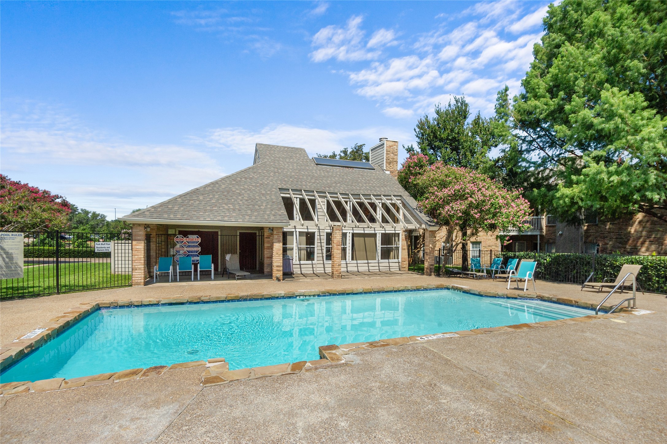 1700 Amelia Court 112