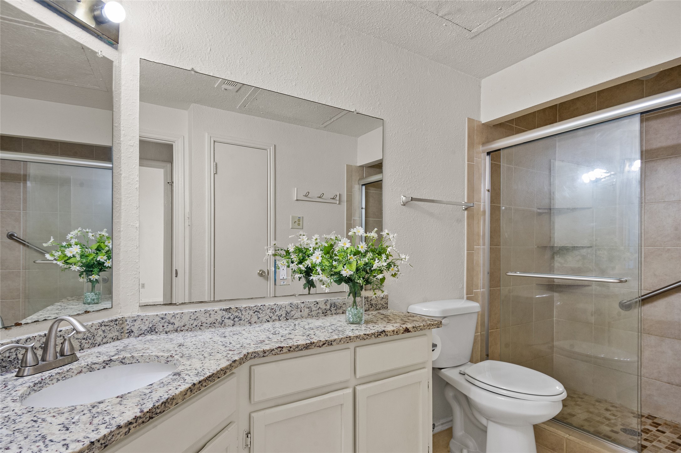 1700 Amelia Court 112