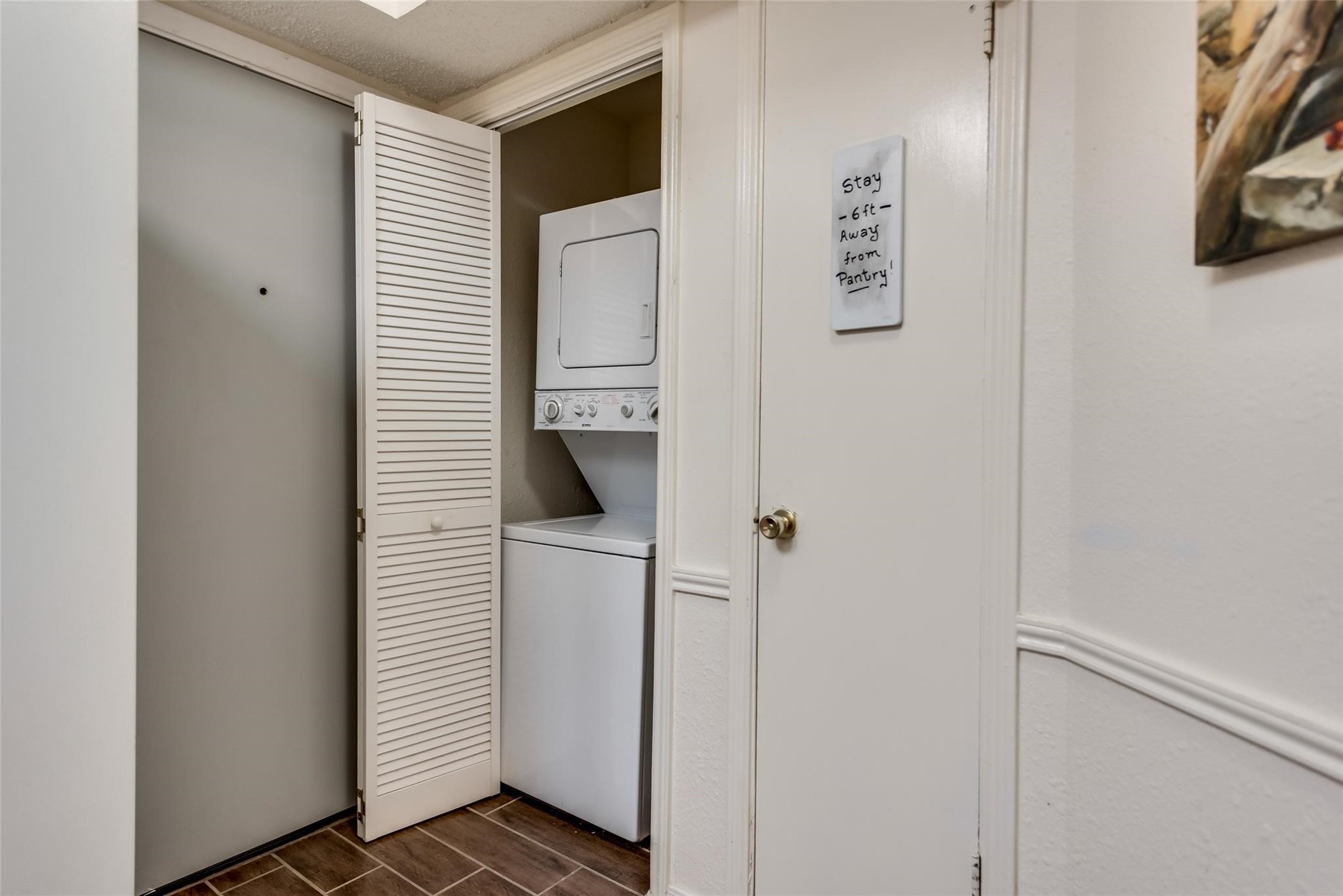 1700 Amelia Court 112