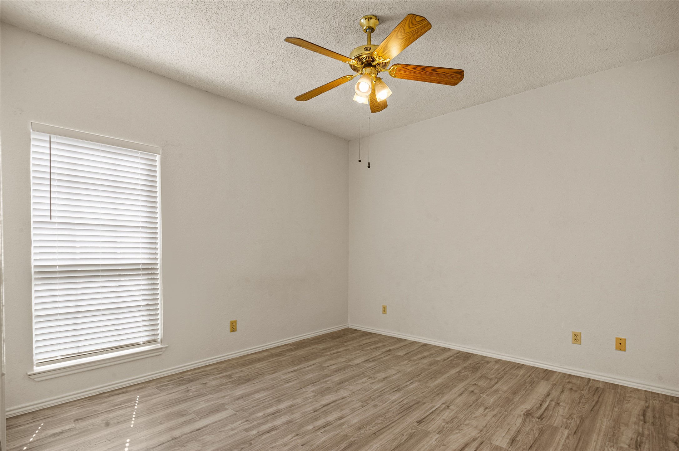 1700 Amelia Court 112