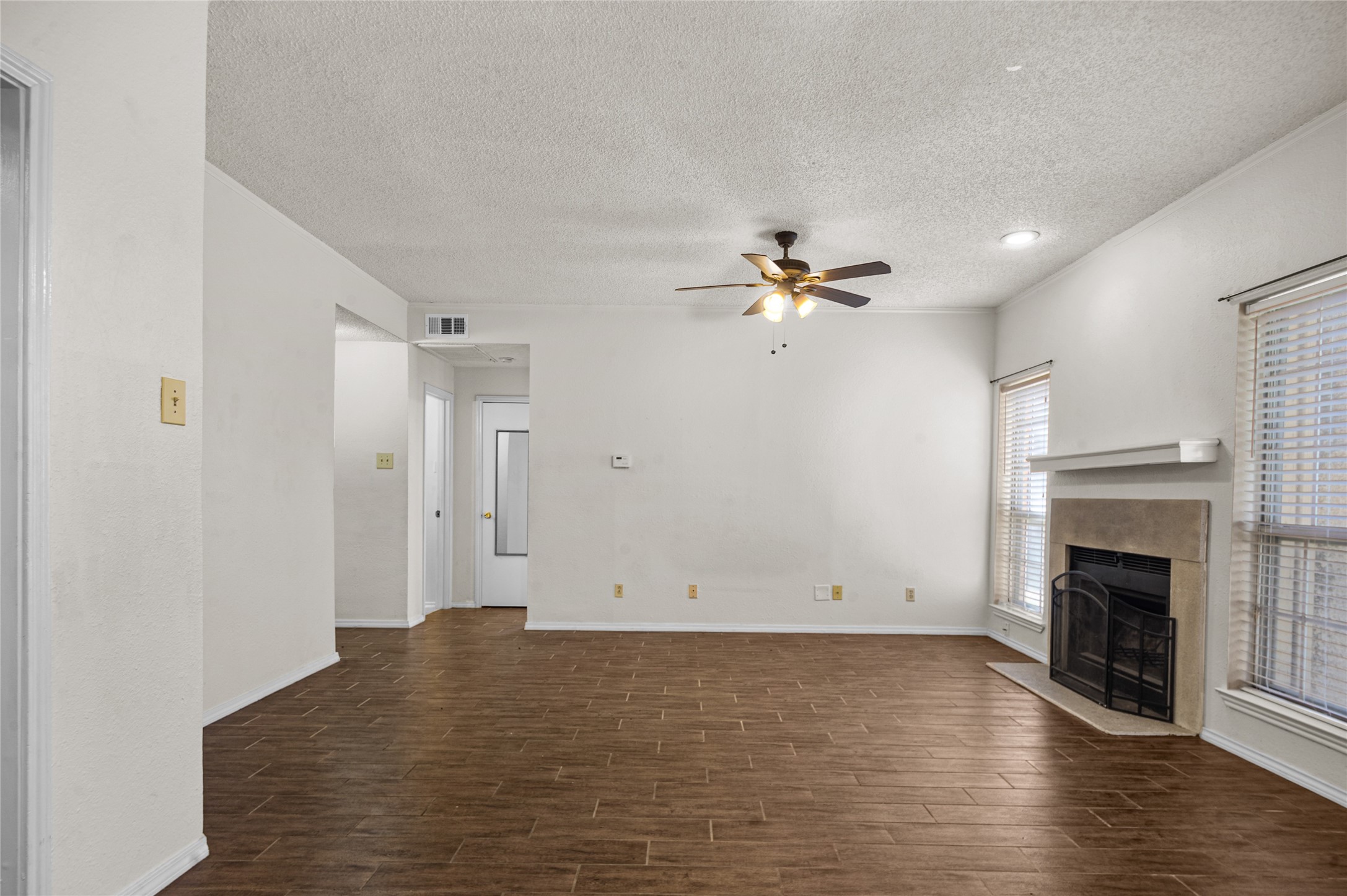 1700 Amelia Court 112