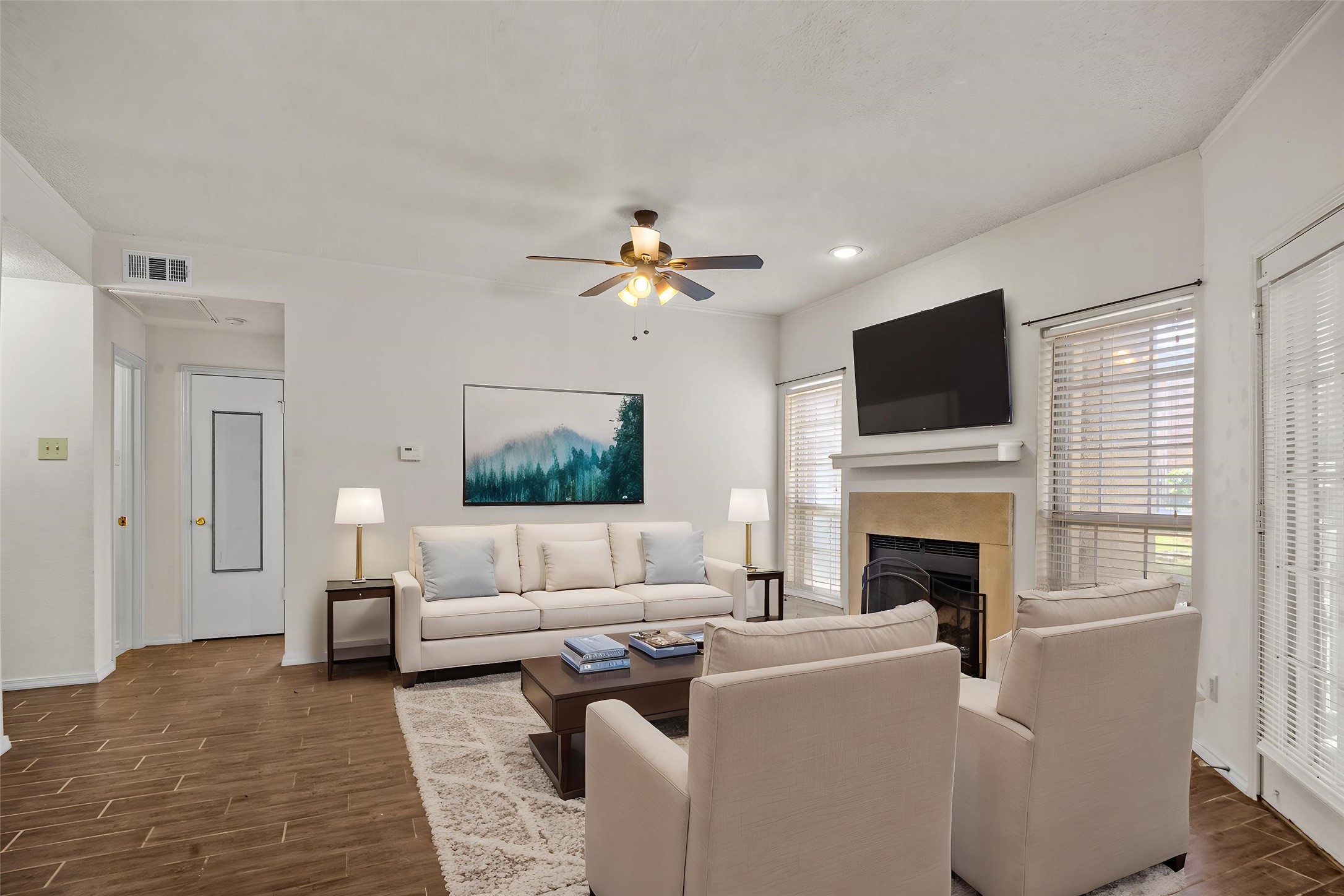 1700 Amelia Court 112