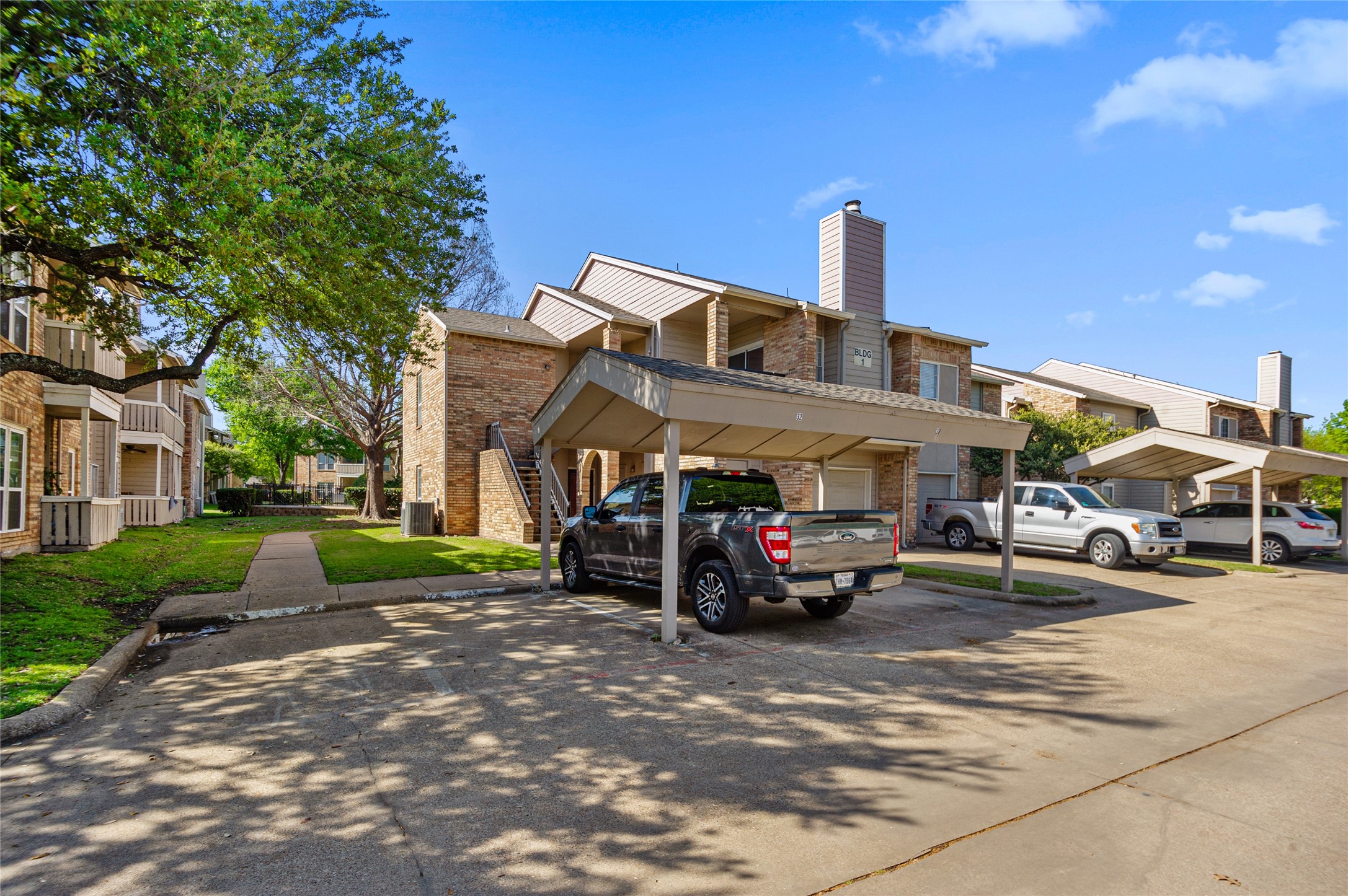 1700 Amelia Court 112