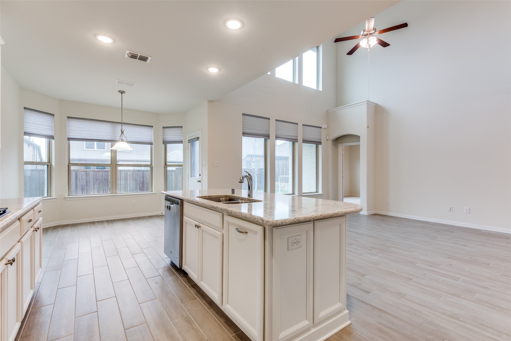1233 Prairie Lake Path