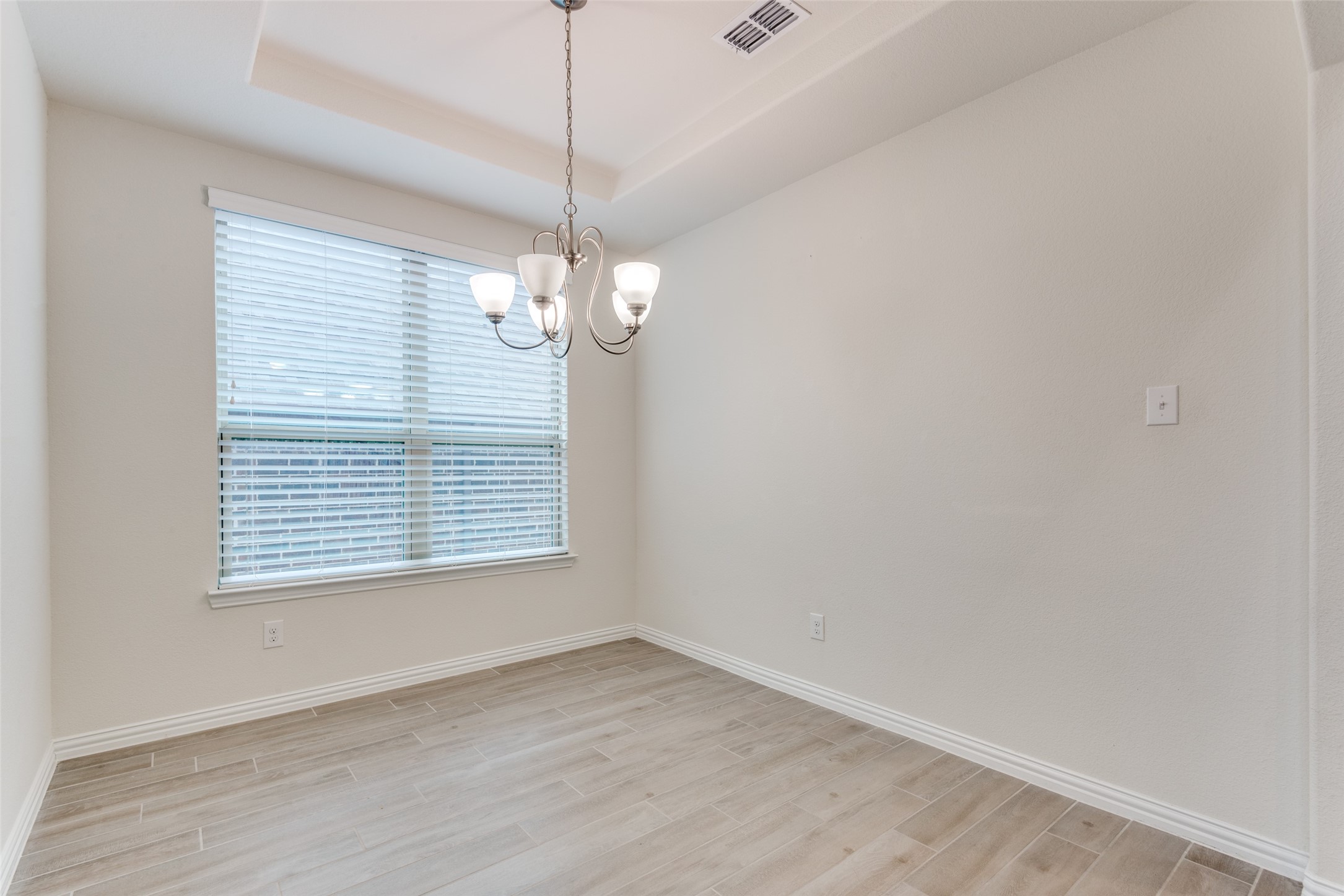 1233 Prairie Lake Path