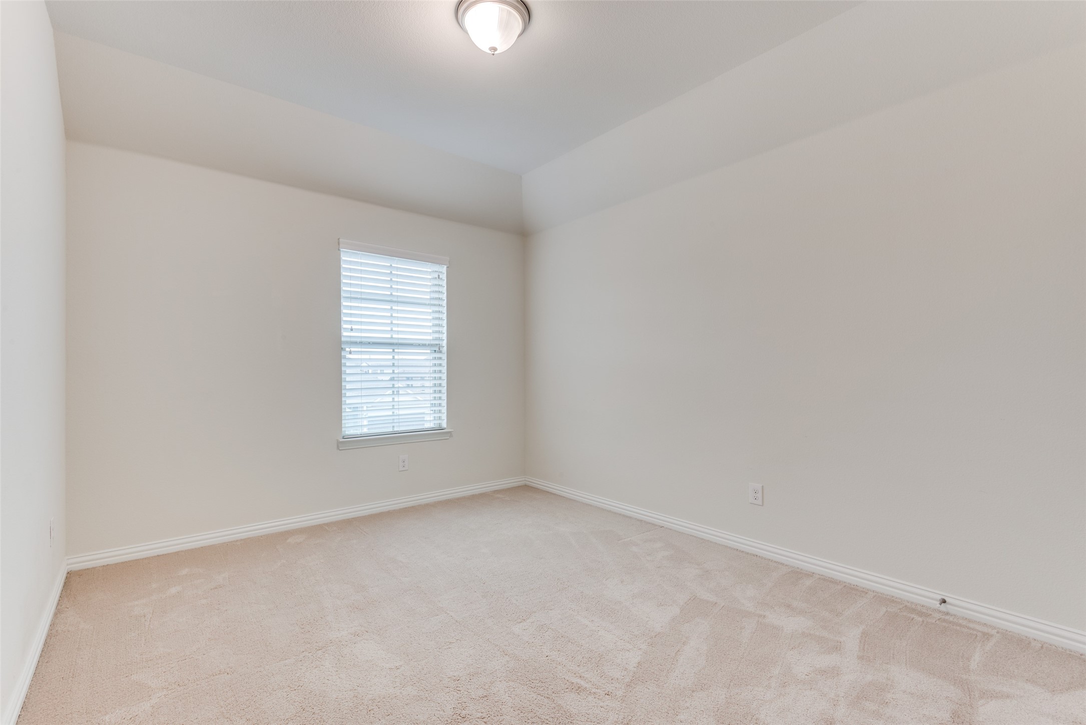 1233 Prairie Lake Path