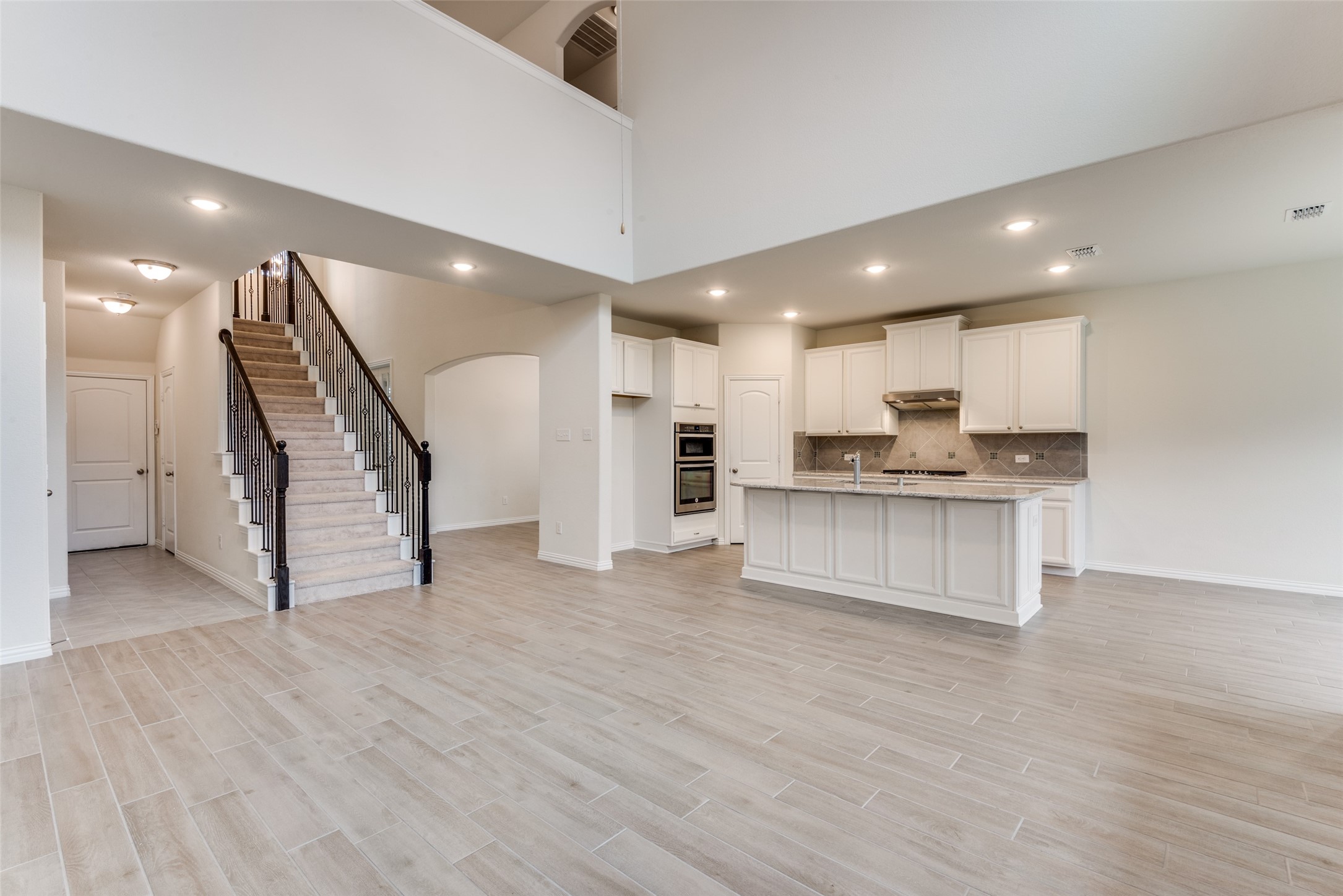 1233 Prairie Lake Path